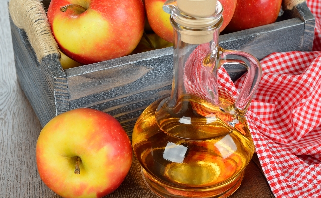 Apply apple cider vinegar compress